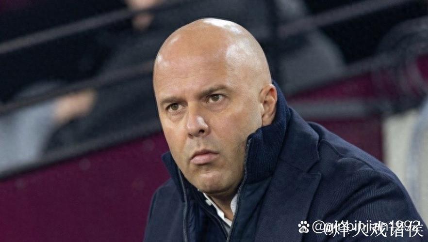 斯洛特上周五给球员放假?邮报:球员当天仍在基 斯洛特上周五给球员放假?邮报:球员当天仍在基