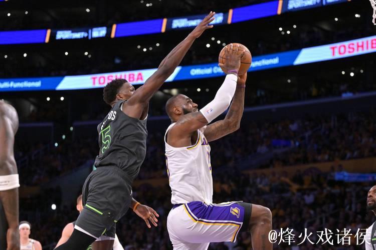 NBA夺冠概率:雷霆大幅领先,湖人和火箭明显落后 NBA夺冠概率:雷霆大幅领先,湖人和火箭明显落后